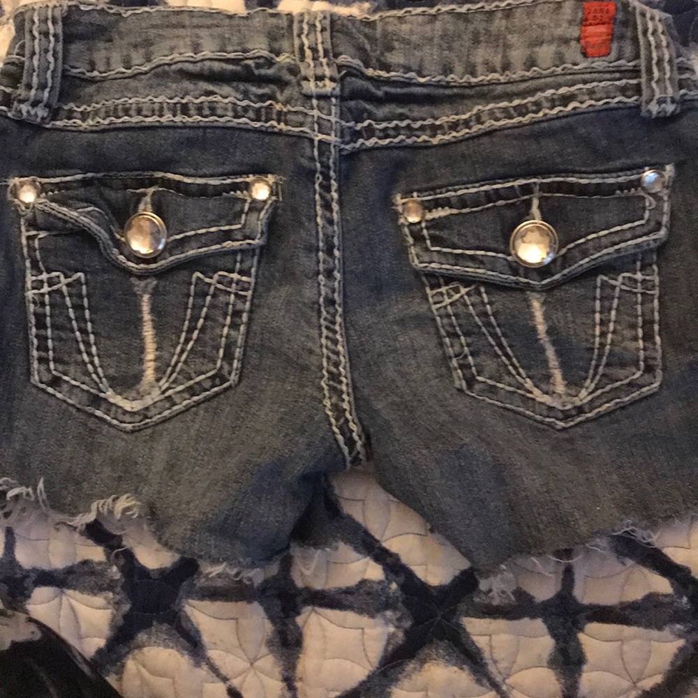 Shorts - Picture 2 of 2